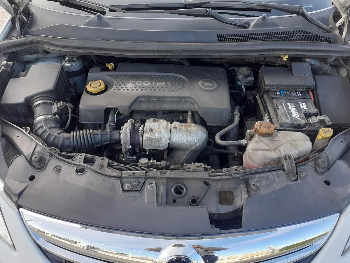 Opel Corsa 1.3 CDTI · Ano 2013 — image 7