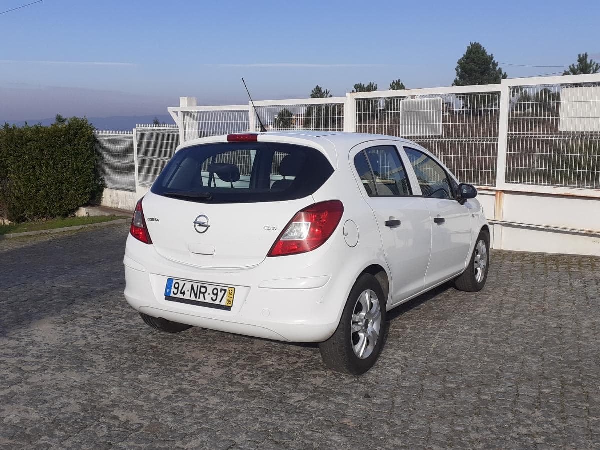 Opel Corsa 1.3 CDTI · Ano 2013 — image 4