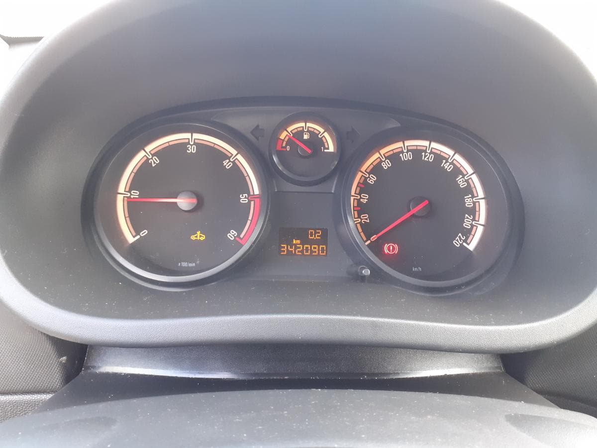 Opel Corsa 1.3 CDTI · Ano 2013 — image 14