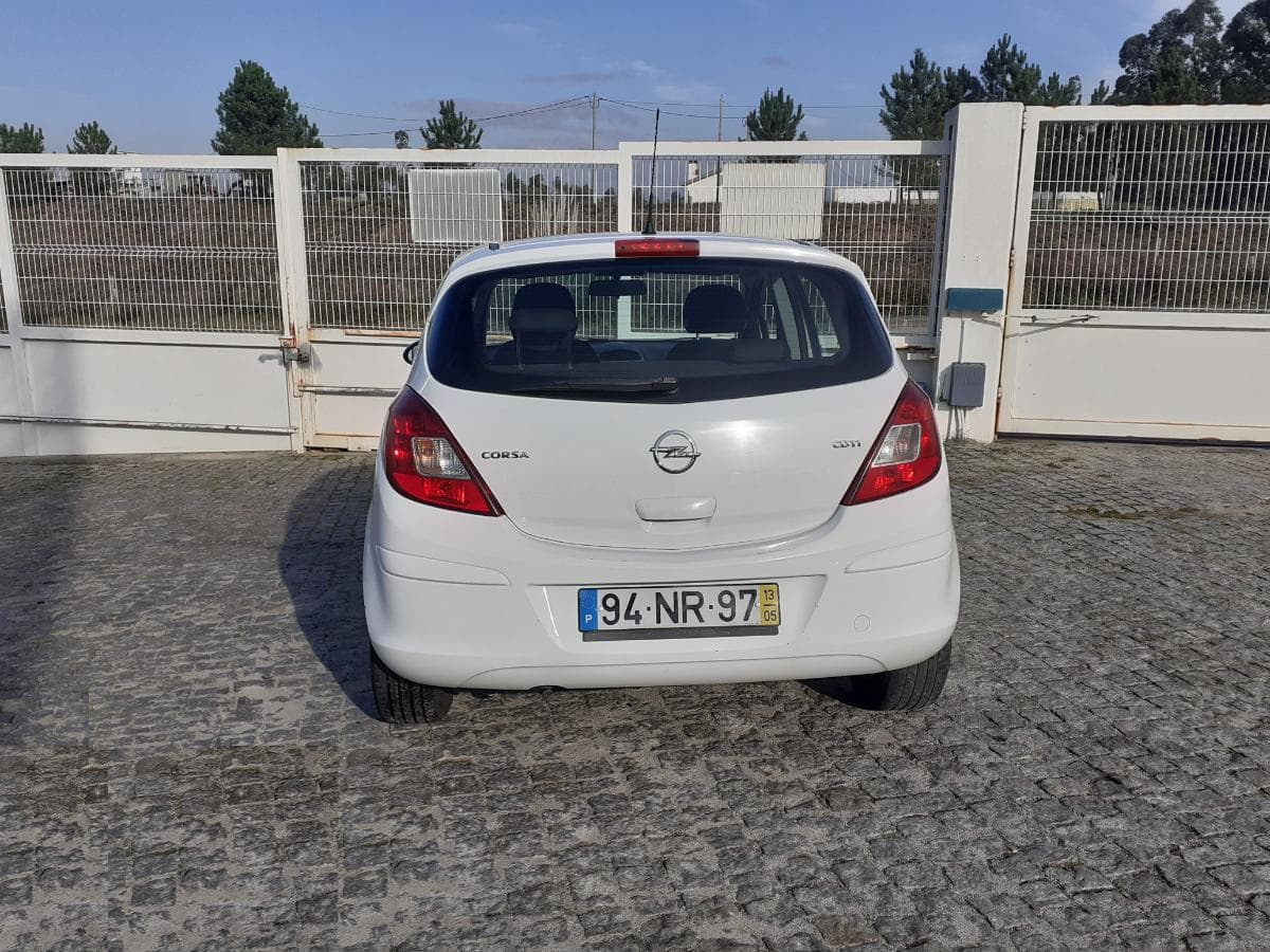 Opel Corsa 1.3 CDTI · Ano 2013 — image 5