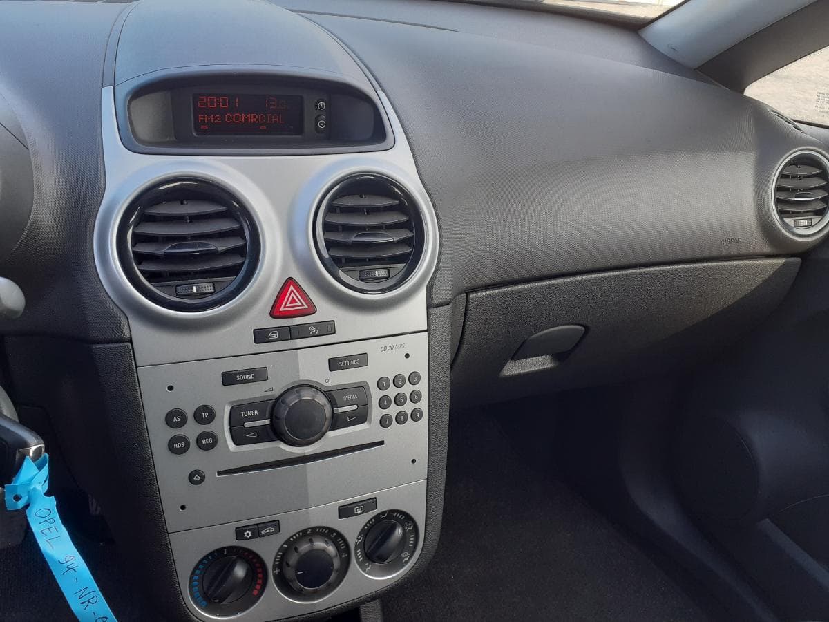 Opel Corsa 1.3 CDTI · Ano 2013 — image 16