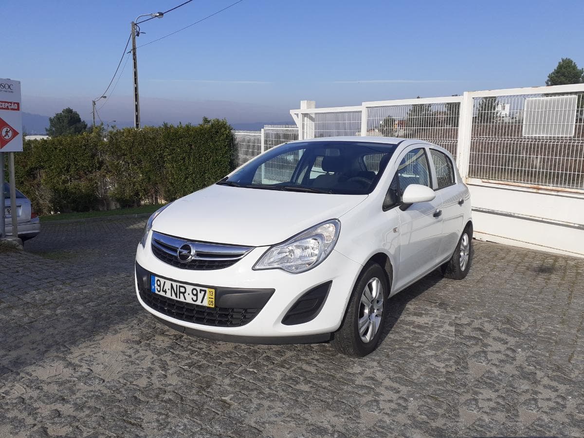Opel Corsa 1.3 CDTI · Ano 2013 — image 1