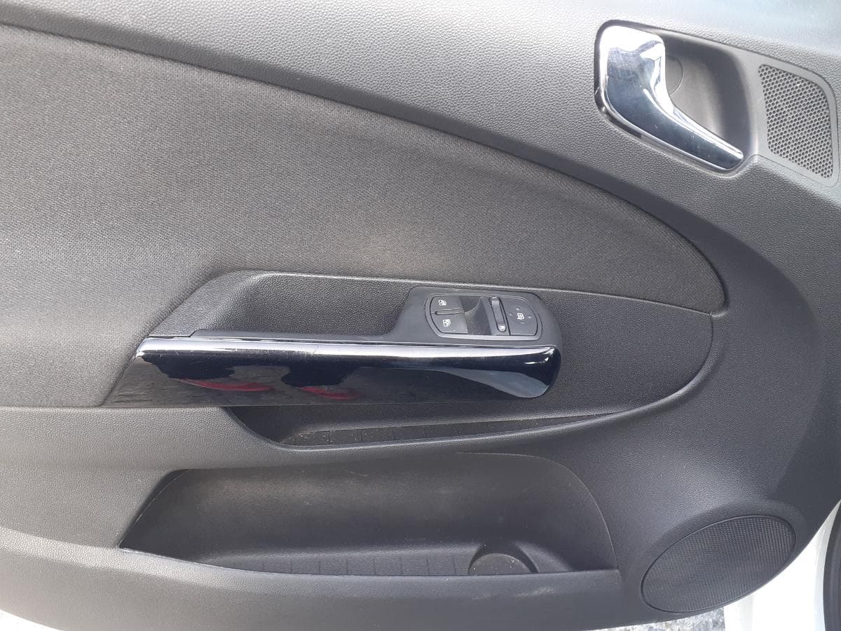 Opel Corsa 1.3 CDTI · Ano 2013 — image 21