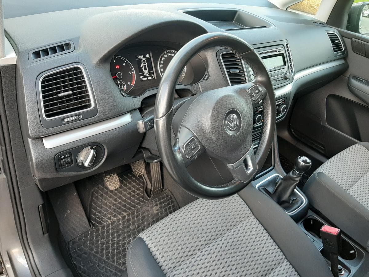 Volkswagen Sharan 2.0 TDI · Ano 2011 — imagen 19