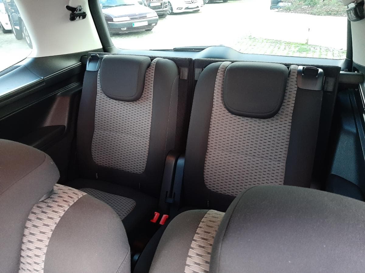Volkswagen Sharan 2.0 TDI · Ano 2011 — imagen 18