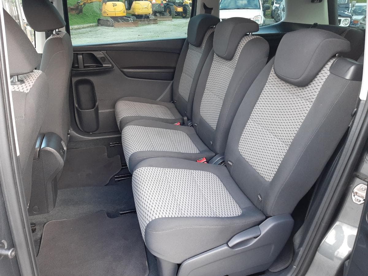 Volkswagen Sharan 2.0 TDI · Ano 2011 — imagen 17
