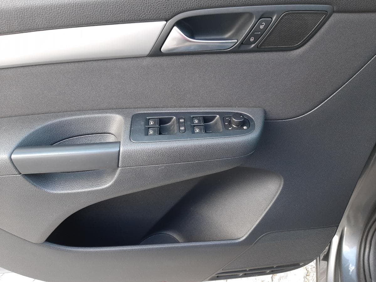 Volkswagen Sharan 2.0 TDI · Ano 2011 — imagen 14