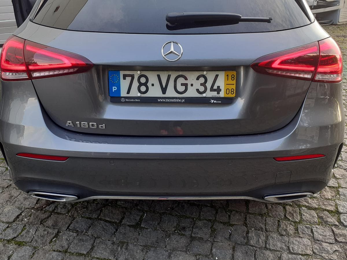 Mercedes-Benz A 180 KIT AMG · Ano 2018 — imagem 7