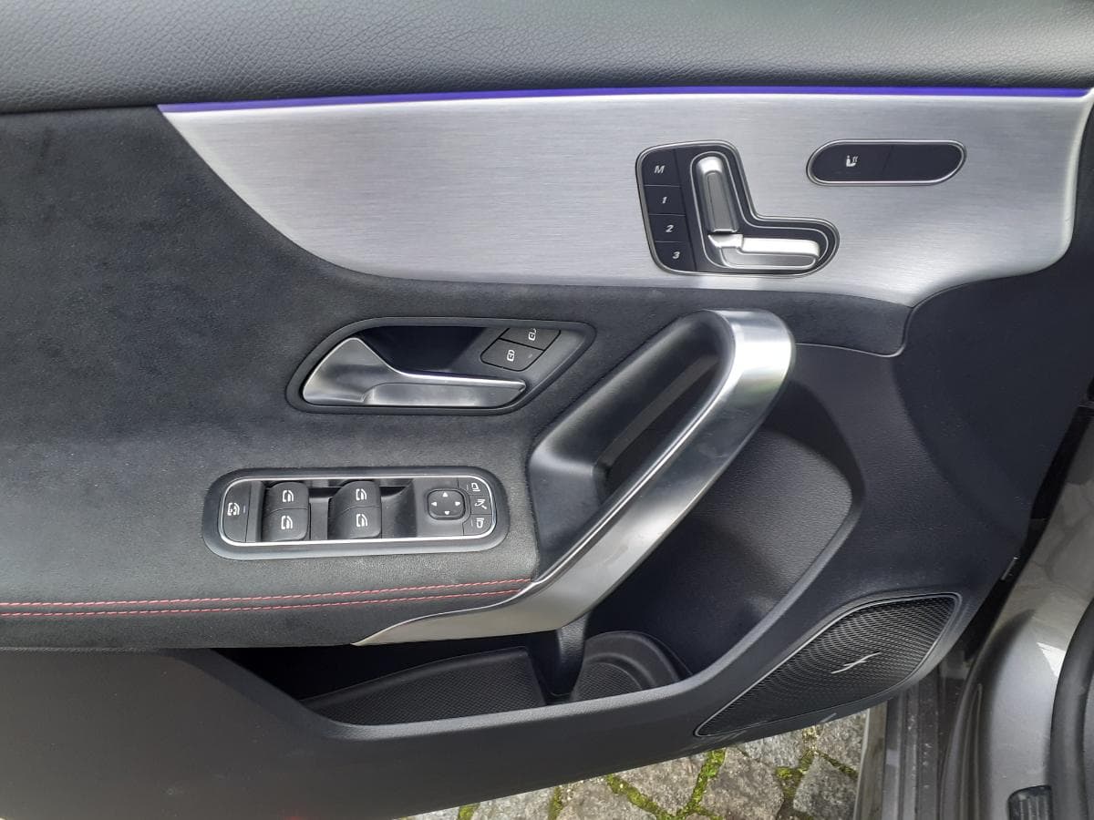 Mercedes-Benz A 180 KIT AMG · Ano 2018 — imagem 16