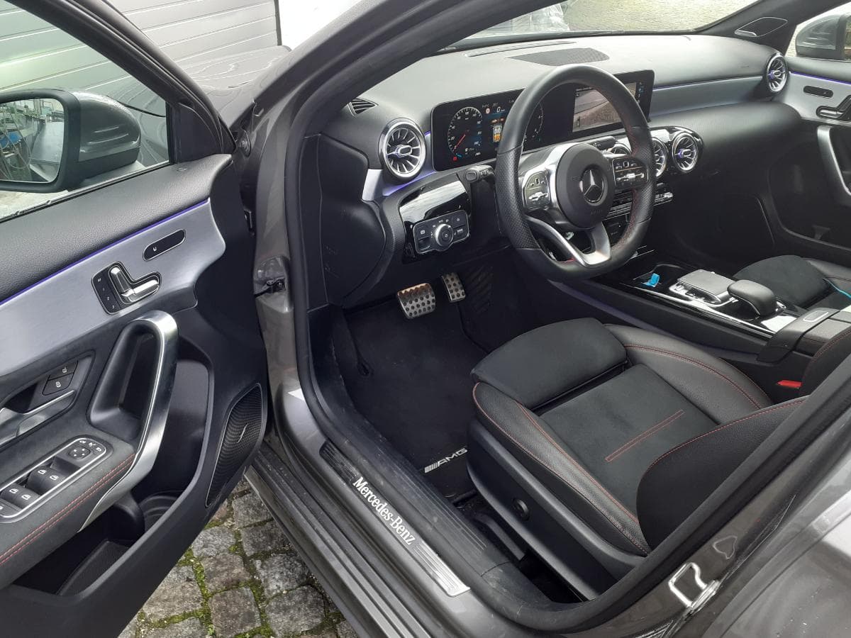 Mercedes-Benz A 180 KIT AMG · Ano 2018 — imagem 15