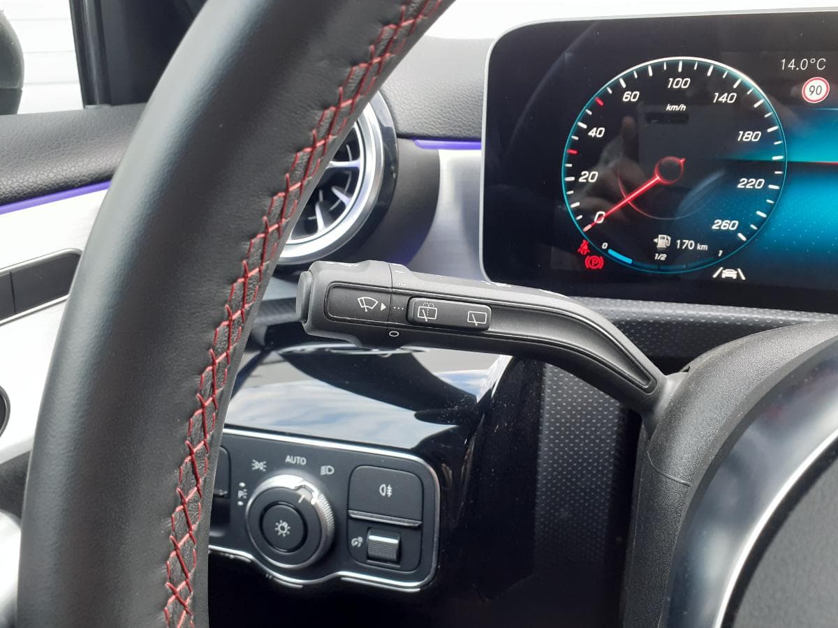 Mercedes-Benz A 180 KIT AMG · Ano 2018 — imagem 17