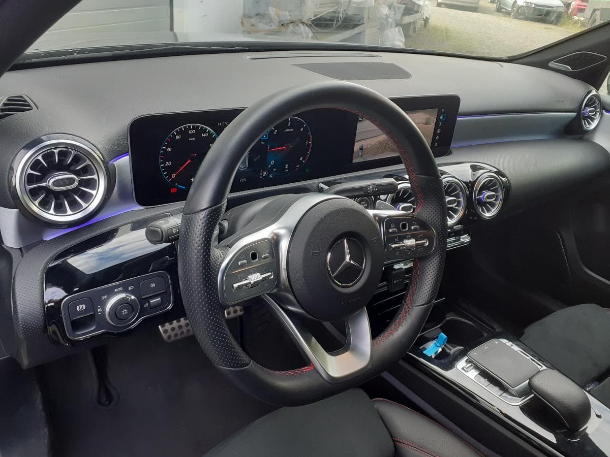 Mercedes-Benz A 180 KIT AMG · Ano 2018 — imagem 20