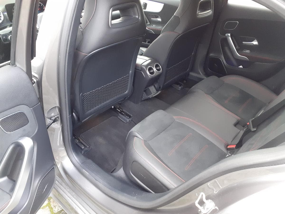 Mercedes-Benz A 180 KIT AMG · Ano 2018 — imagem 21