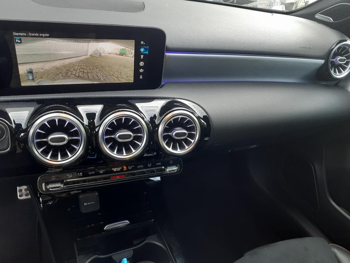 Mercedes-Benz A 180 KIT AMG · Ano 2018 — imagem 27