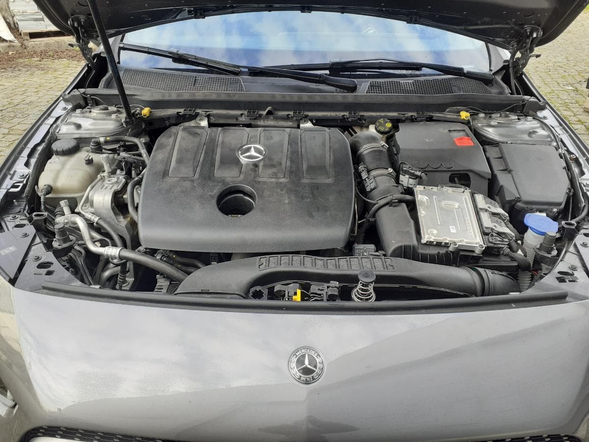 Mercedes-Benz A 180 KIT AMG · Ano 2018 — imagem 23