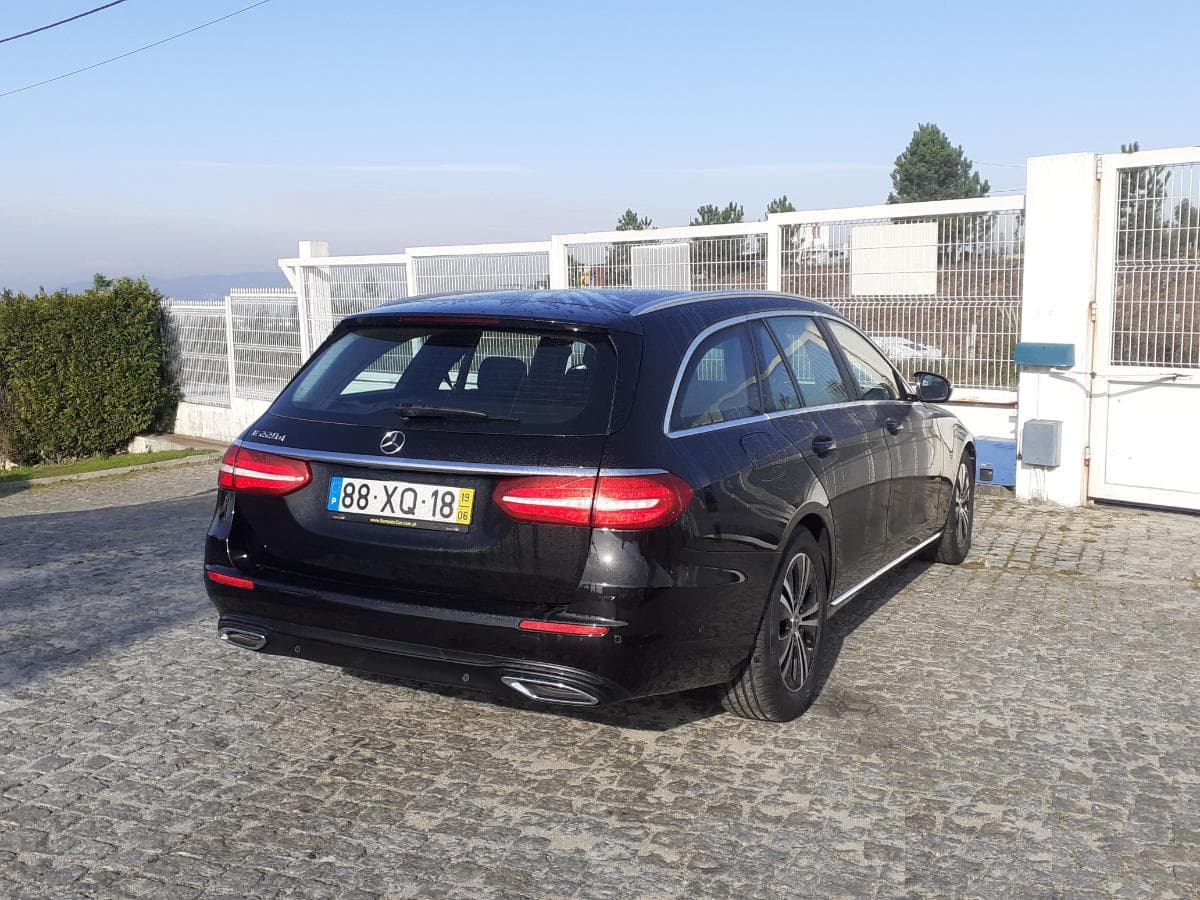Mercedes-Benz E220D · Ano 2019 — imagen 4