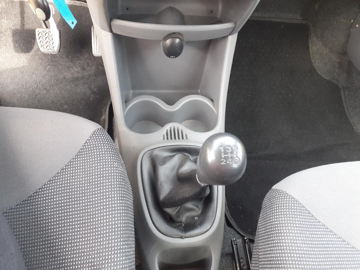 Peugeot 107 1.0 · Ano 2007 — imagem 19