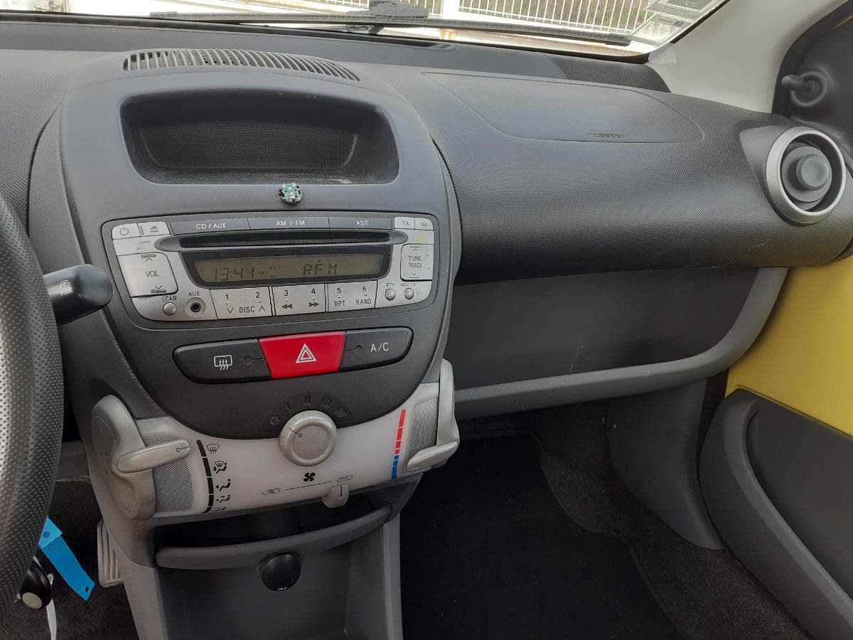 Peugeot 107 1.0 · Ano 2007 — imagem 18