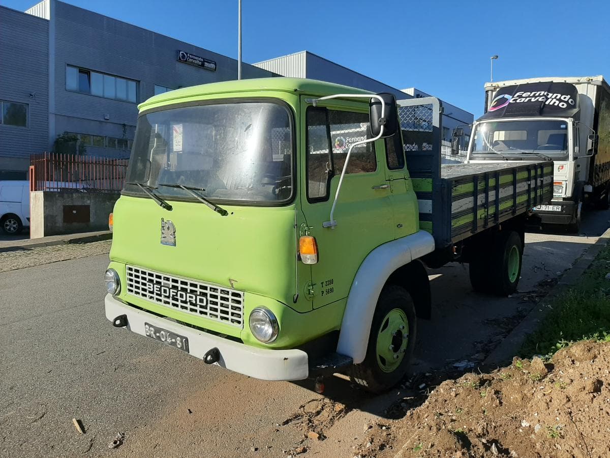 Bedford MK 570 · Ano 1981 — image 3