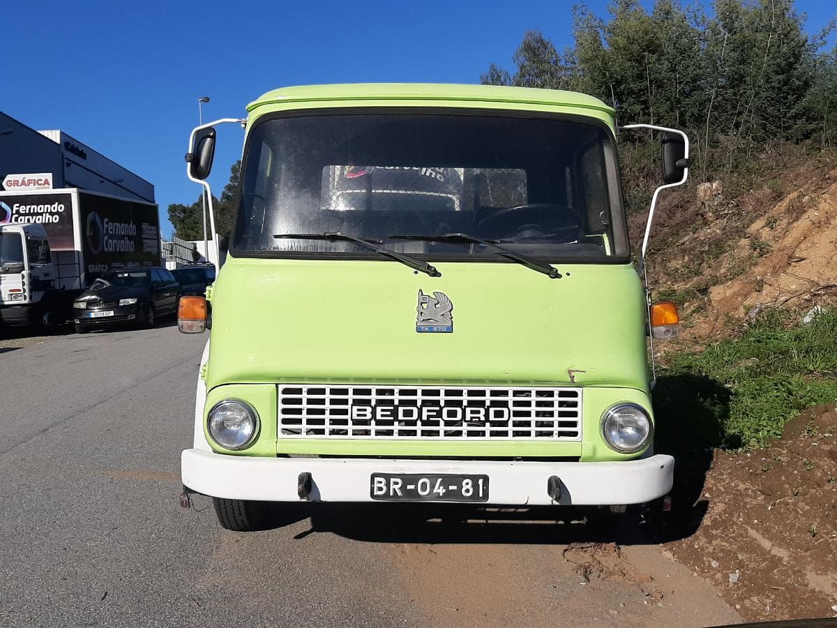 Bedford MK 570 · Ano 1981 — image 2