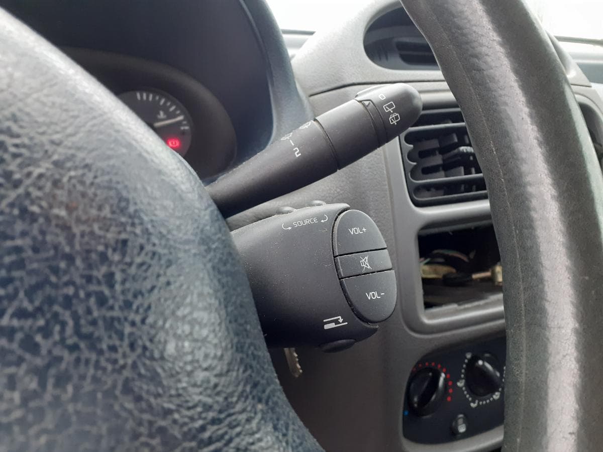 Renault Clio 1.9D · Ano 1999 — image 13