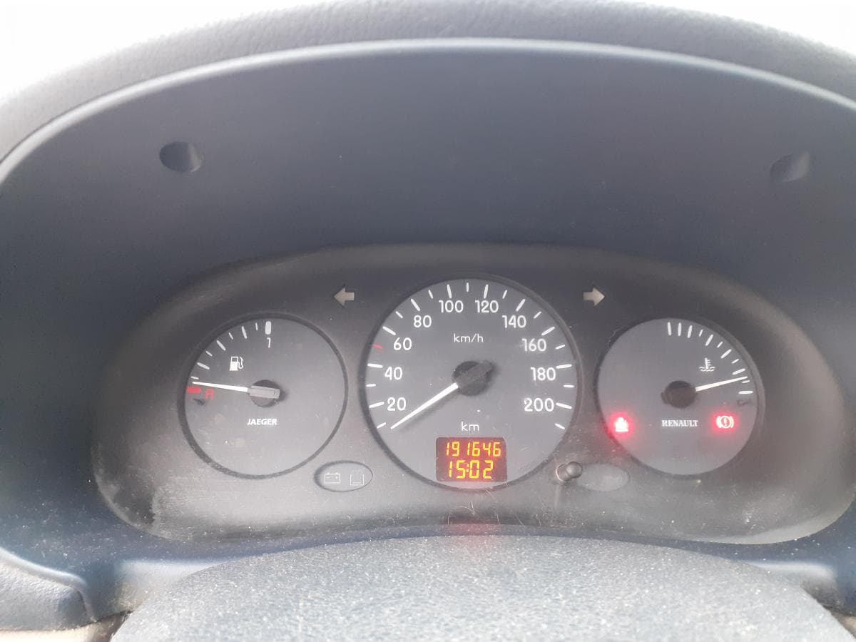 Renault Clio 1.9D · Ano 1999 — image 14