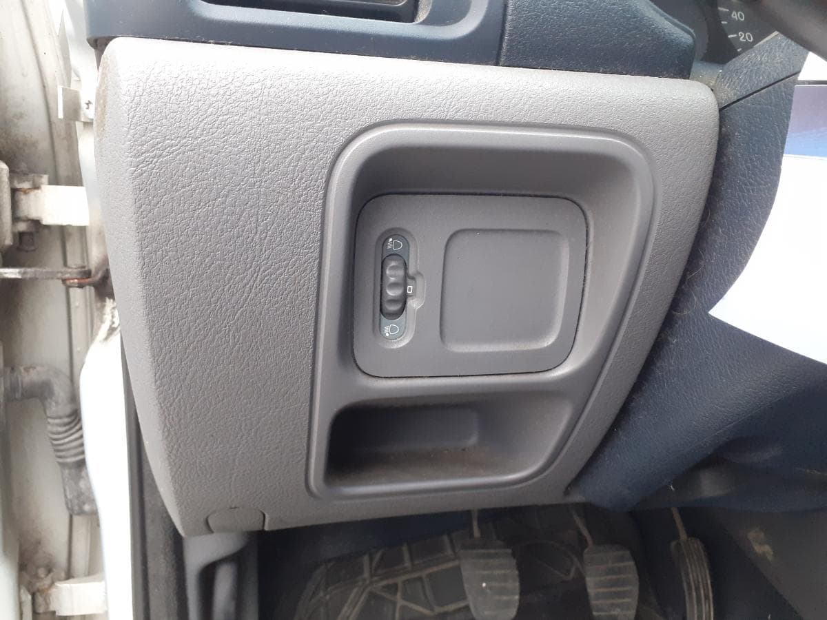 Renault Clio 1.9D · Ano 1999 — image 16