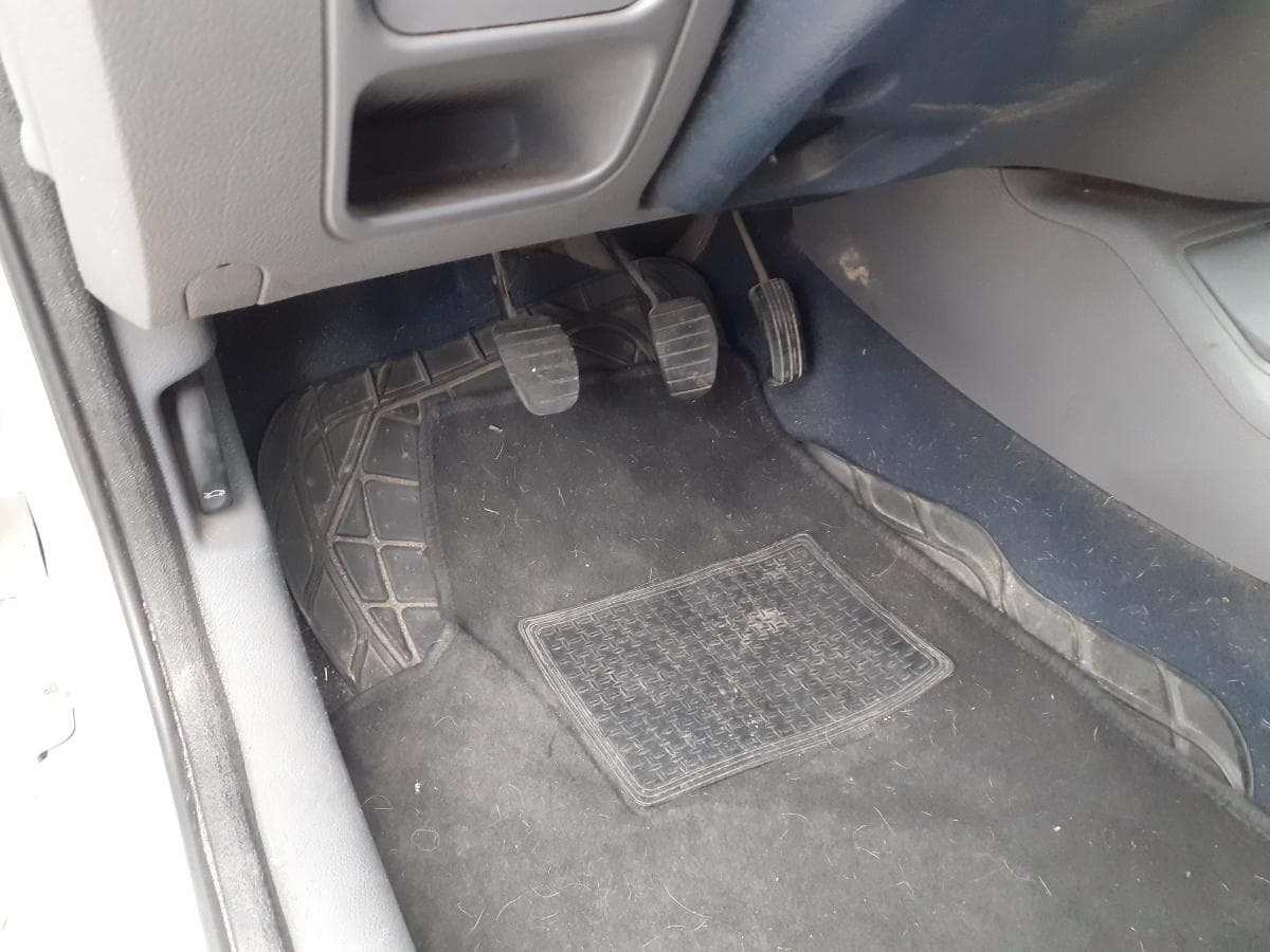 Renault Clio 1.9D · Ano 1999 — image 19