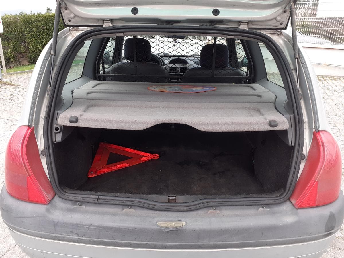 Renault Clio 1.9D · Ano 1999 — image 9
