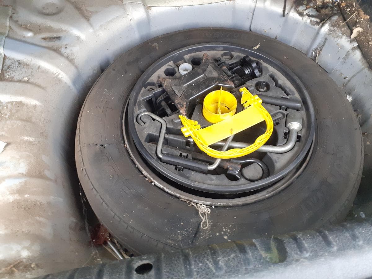 Renault Clio 1.9D · Ano 1999 — image 10