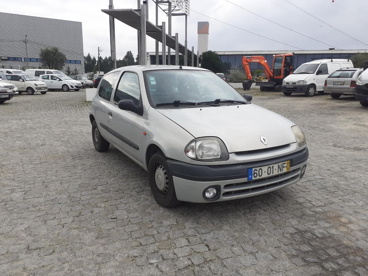 Renault Clio 1.9D · Ano 1999