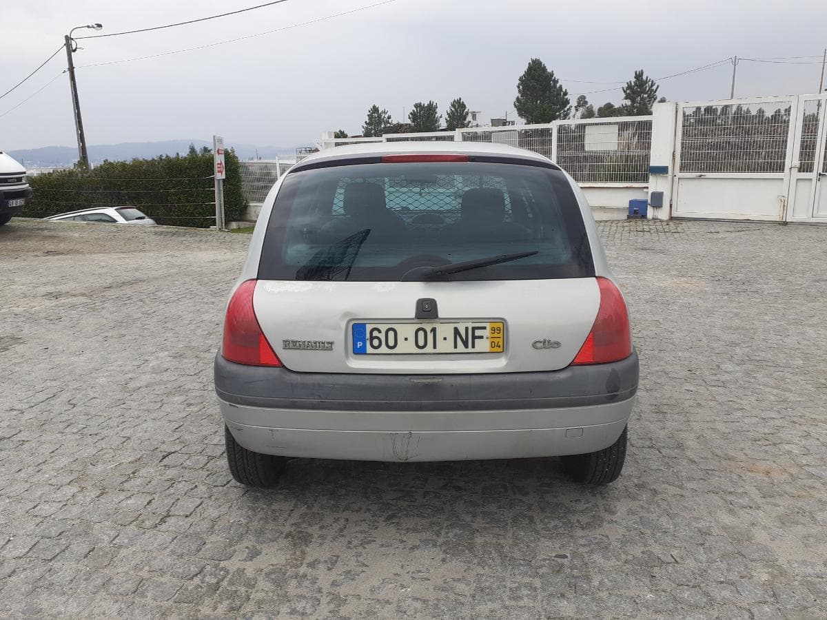 Renault Clio 1.9D · Ano 1999 — image 5