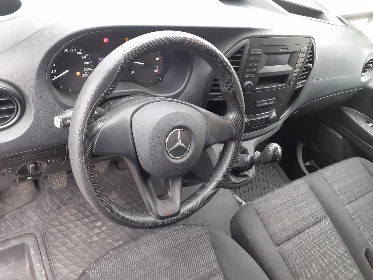 Mercedes-Benz Vito Van 109 CDI · Ano 2019 — imagem 17