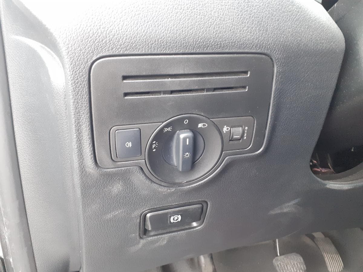 Mercedes-Benz Vito Van 109 CDI · Ano 2019 — imagem 18