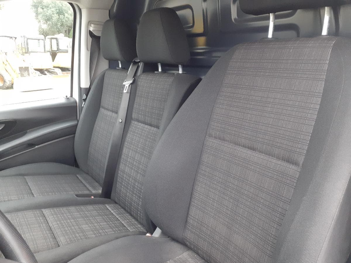 Mercedes-Benz Vito Van 109 CDI · Ano 2019 — imagem 19