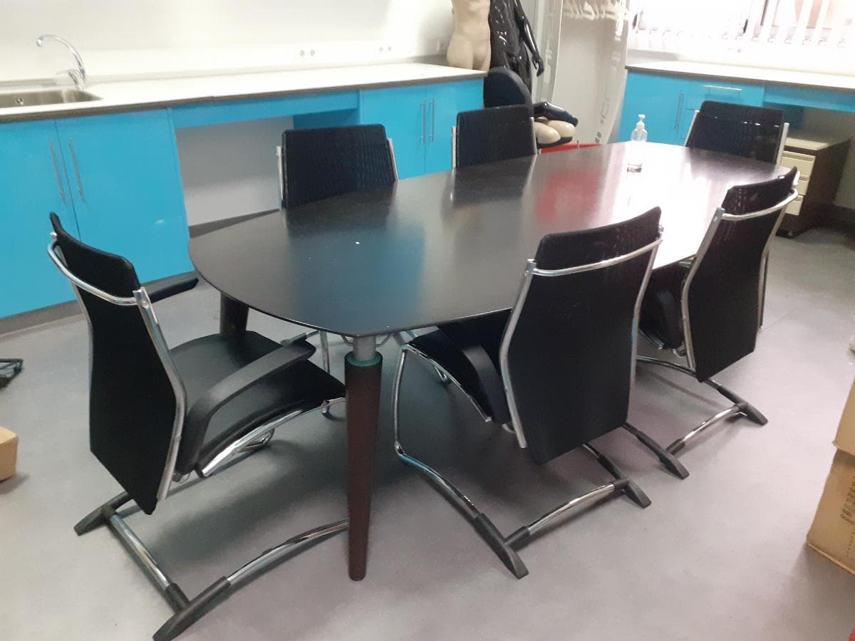 Mesa Escritório e Cadeiras — imagen 2