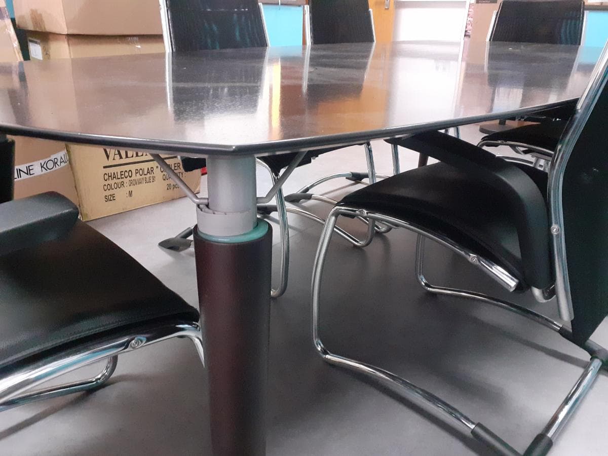 Mesa Escritório e Cadeiras — imagen 3