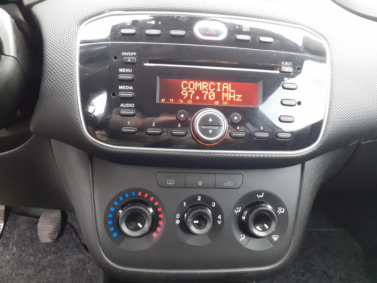 Fiat Punto 1.3D Multijet · Ano 2015 — imagen 19