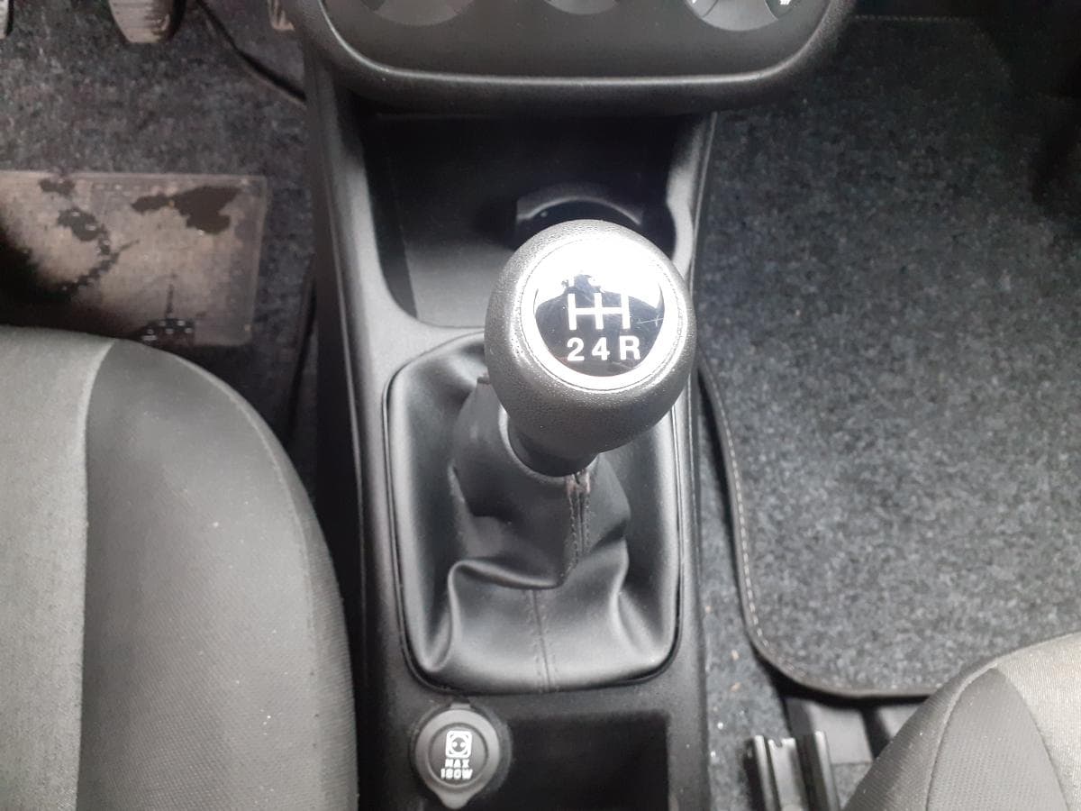 Fiat Punto 1.3D Multijet · Ano 2015 — imagen 24