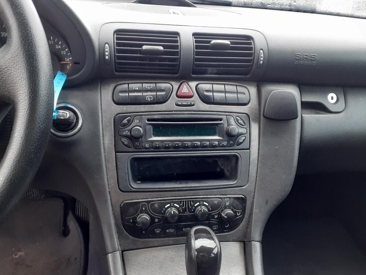 Mercedes-Benz C220 CDI · Année 2003 — image 14
