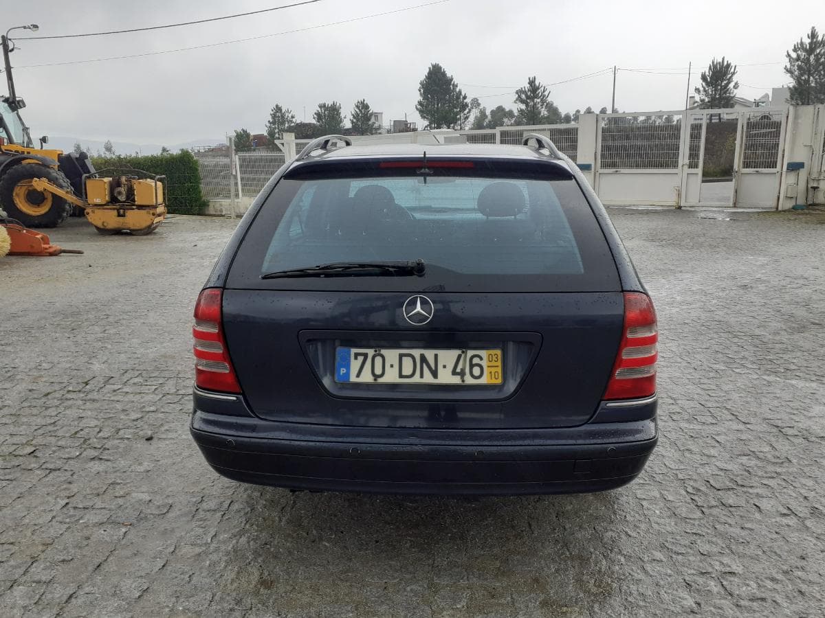 Mercedes-Benz C220 CDI · Année 2003 — image 5