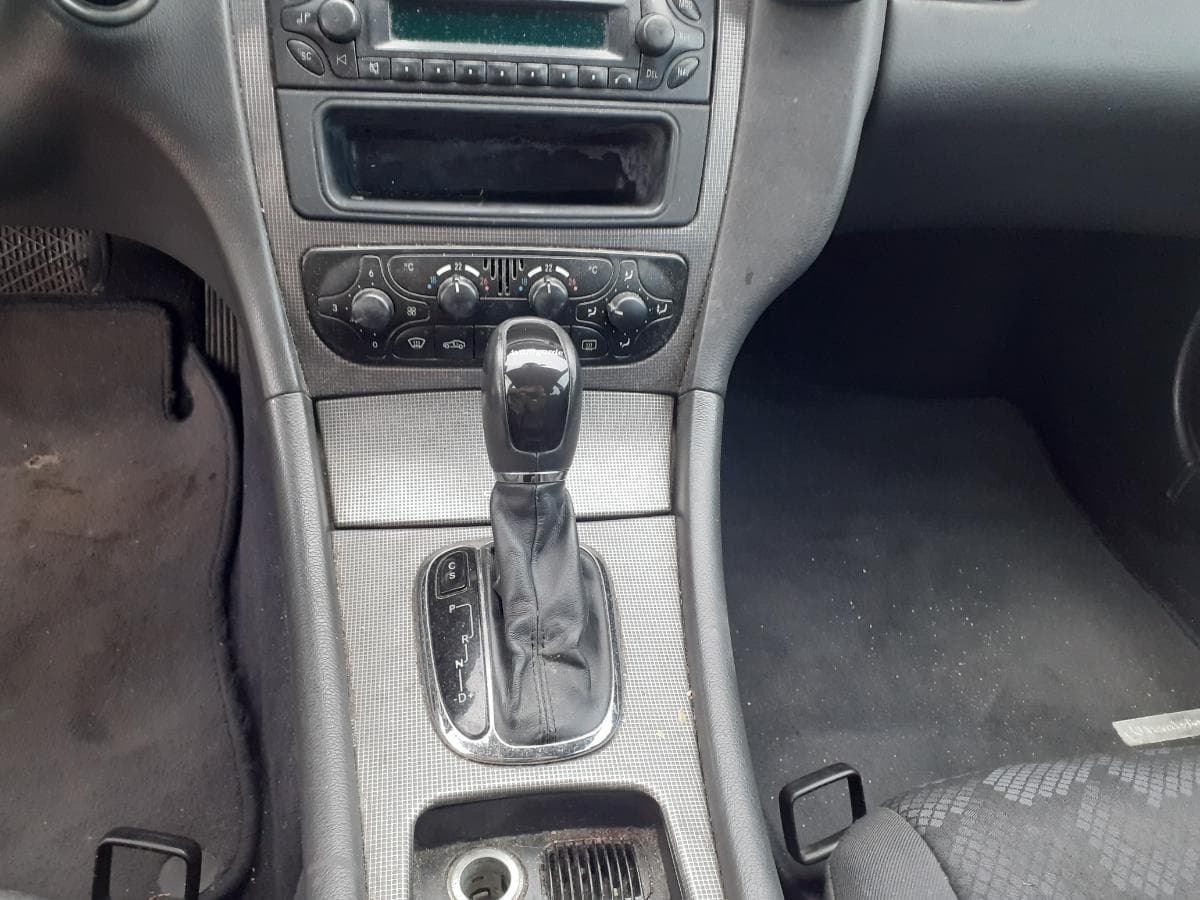 Mercedes-Benz C220 CDI · Année 2003 — image 18