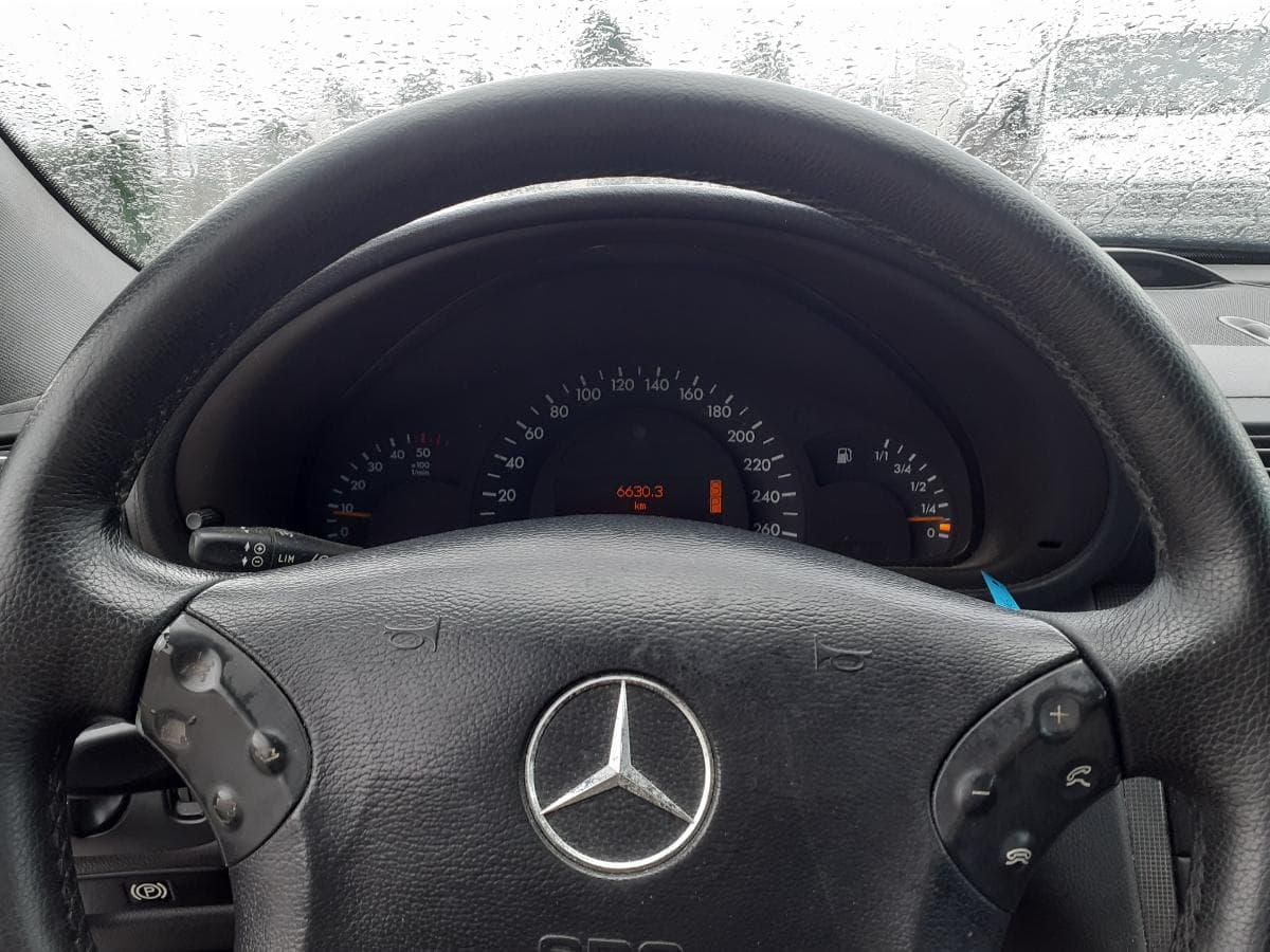 Mercedes-Benz C220 CDI · Année 2003 — image 19