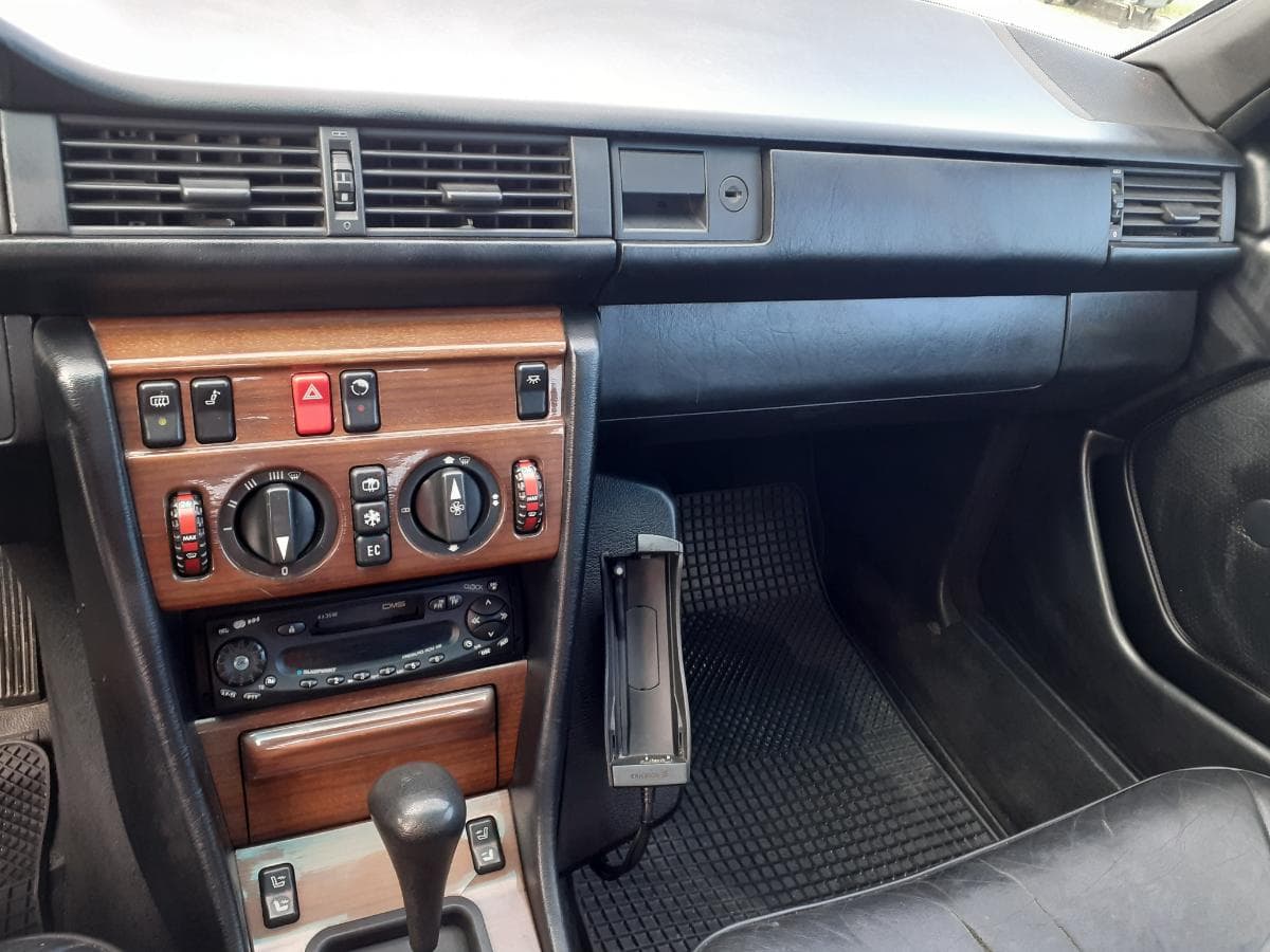 Mercedes-Benz 300D · Ano 1988 — image 10