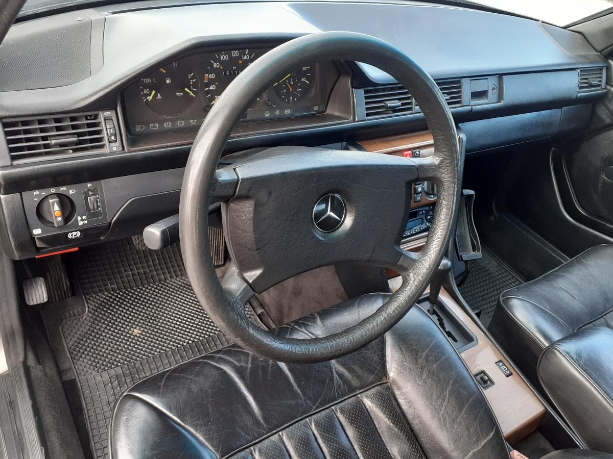 Mercedes-Benz 300D · Ano 1988 — image 14