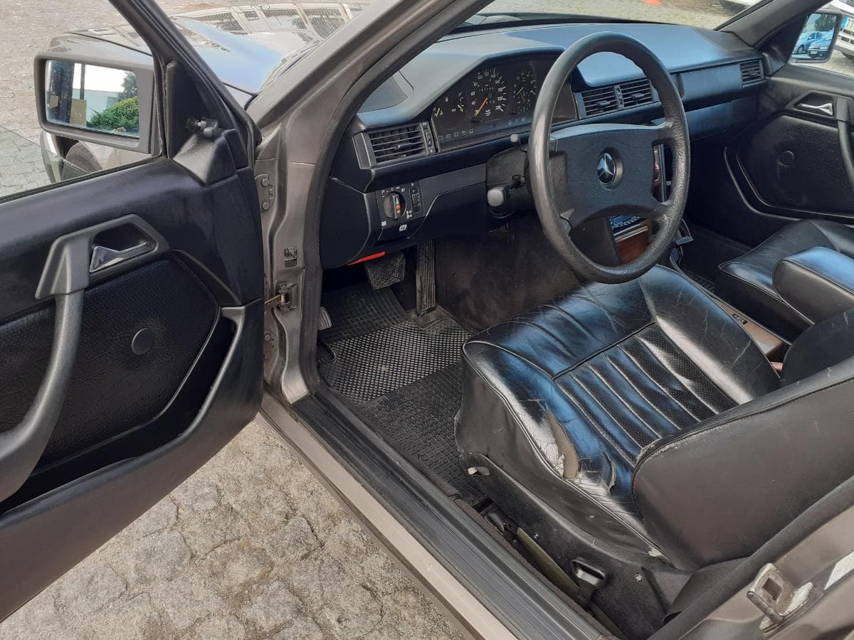 Mercedes-Benz 300D · Ano 1988 — image 9