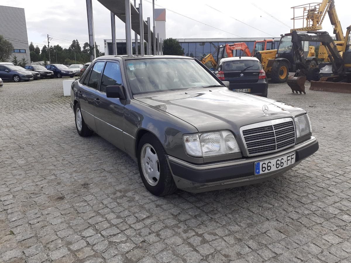 Mercedes-Benz 300D · Ano 1988 — image 1