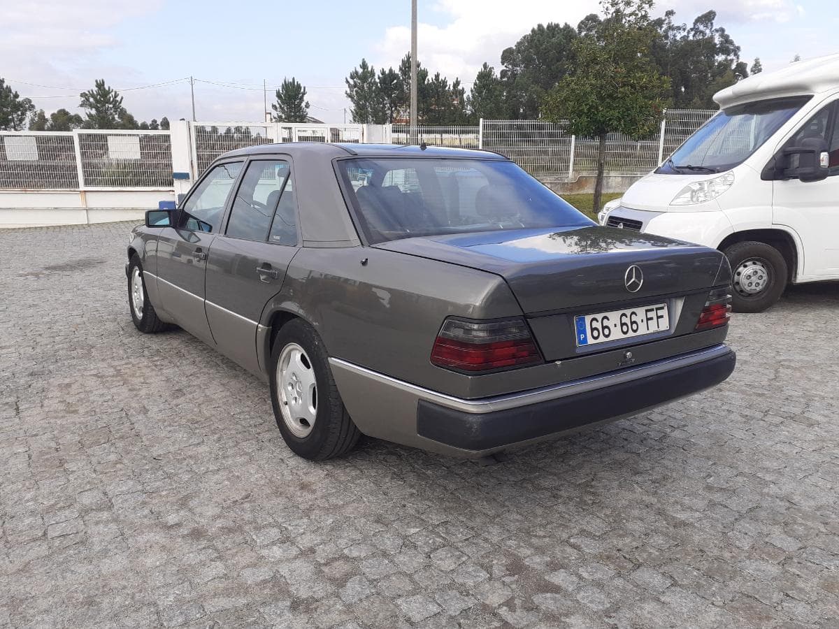 Mercedes-Benz 300D · Ano 1988 — image 6