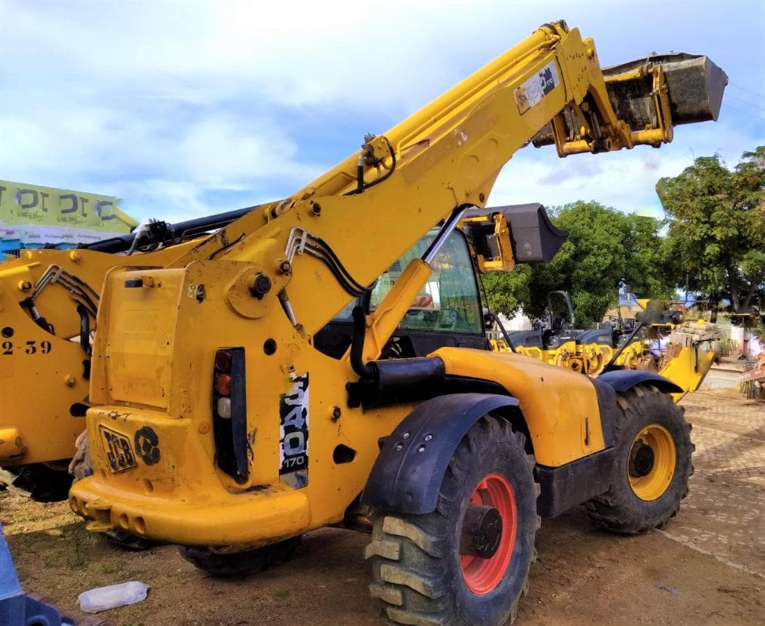 Telescópica JCB 17M — imagem 2