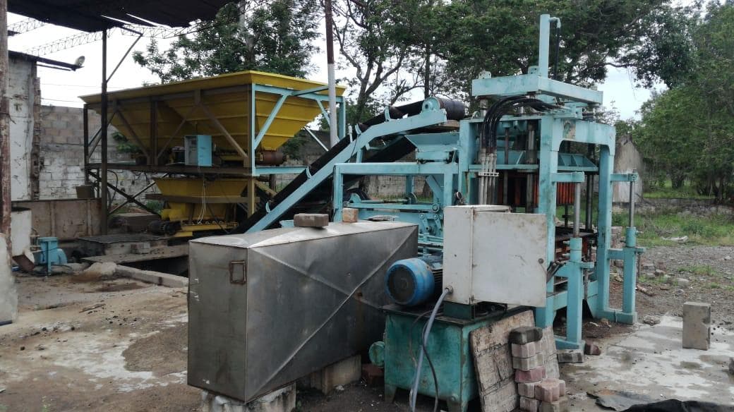 Máquina de blocos e pavê · — image 19
